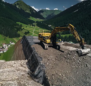 Reinforced walls and slopes